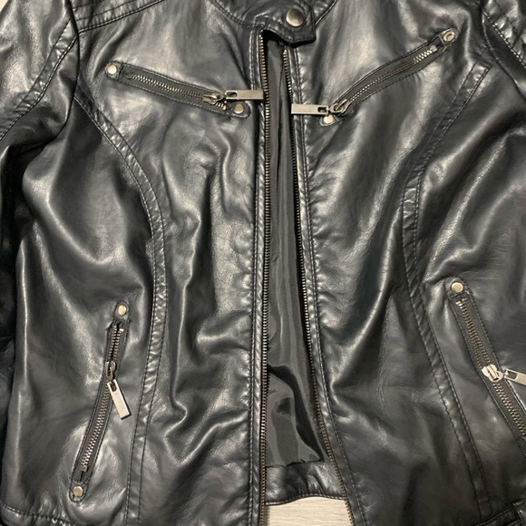 Leather Jacket - Picture 4 of 6